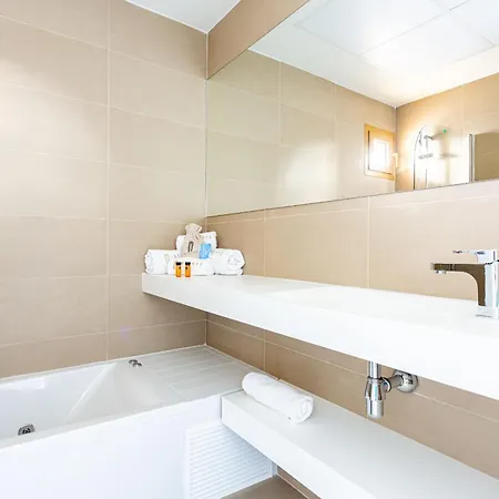 Intempo By Holuxe - 224 - 22nd Floor *