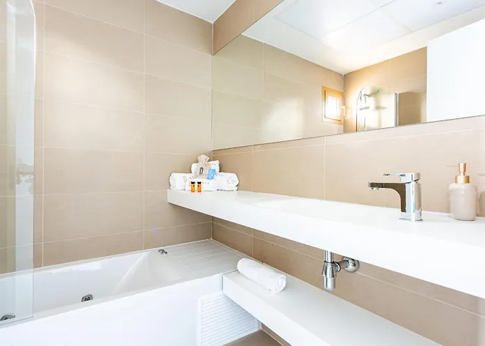 Intempo By Holuxe - 224 - 22nd Floor *